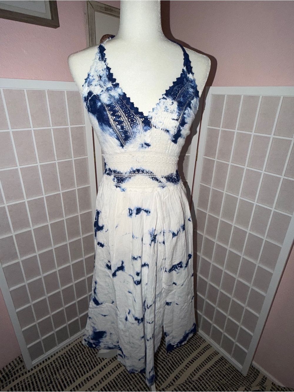 Seaspice Resort Wear Blue and White Tie-Dye Smocked Maxi Dress
NWT - Picture 6 of 10